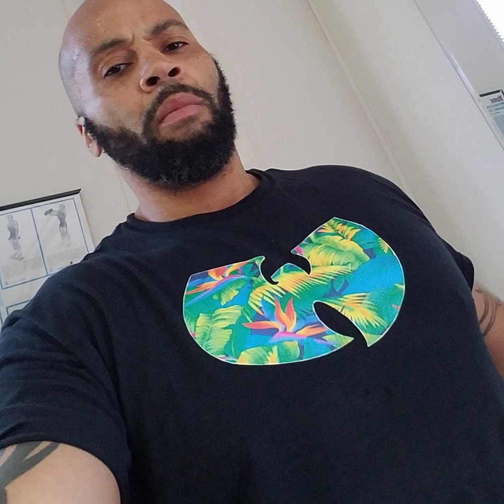 Wu-tang color logo tee.